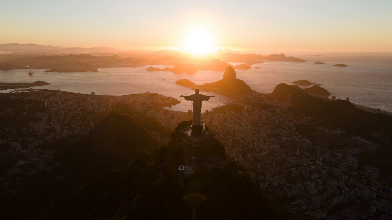 Projeto de lei reconhece Jesus Cristo como guardião do Rio