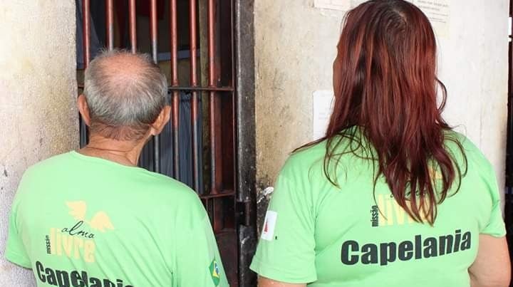 Comissão da Câmara aprova projeto que suspende proibição de evangelismo em presídios
