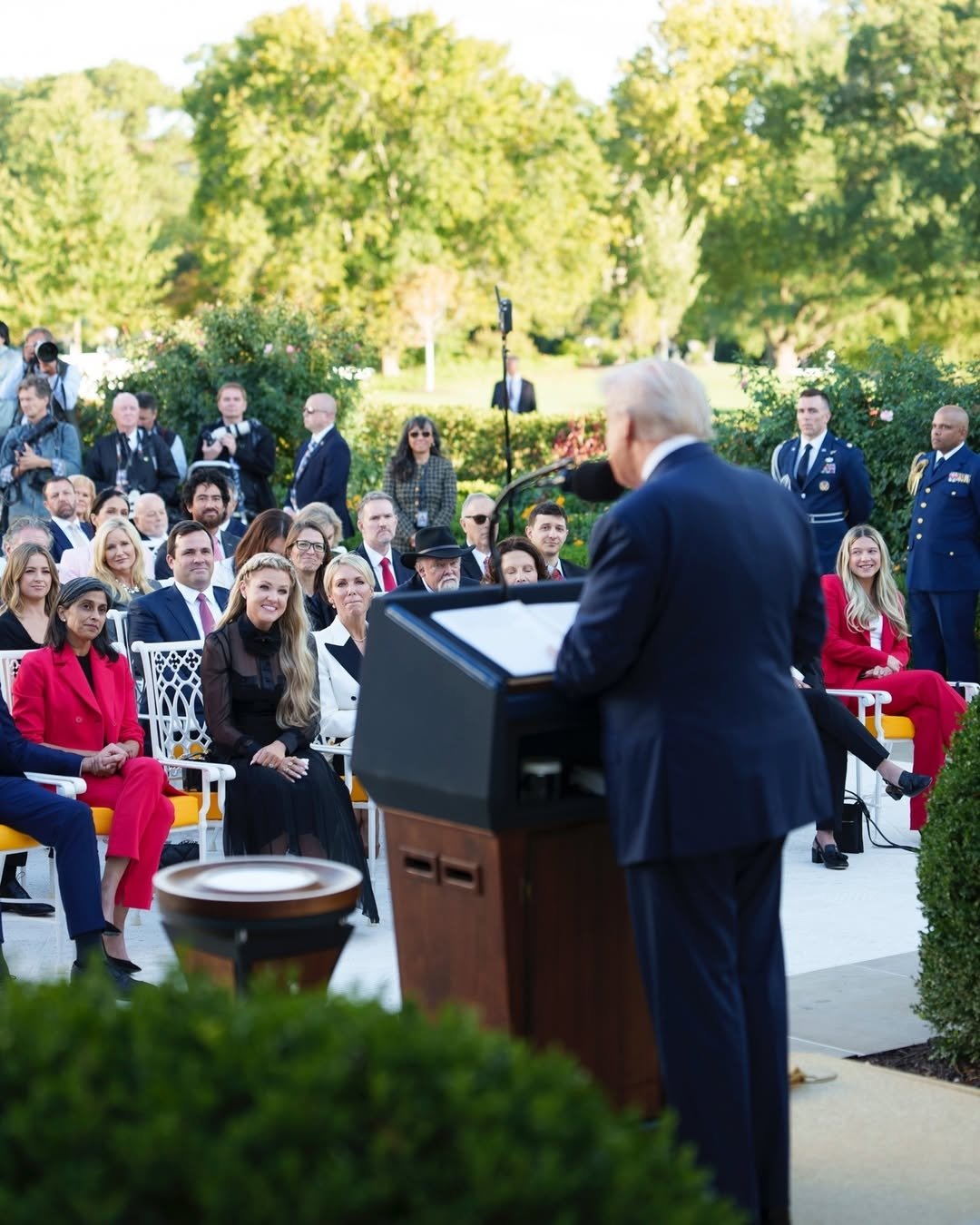 Trump homenageia Charlie Kirk com a mais alta honraria civil dos EUA