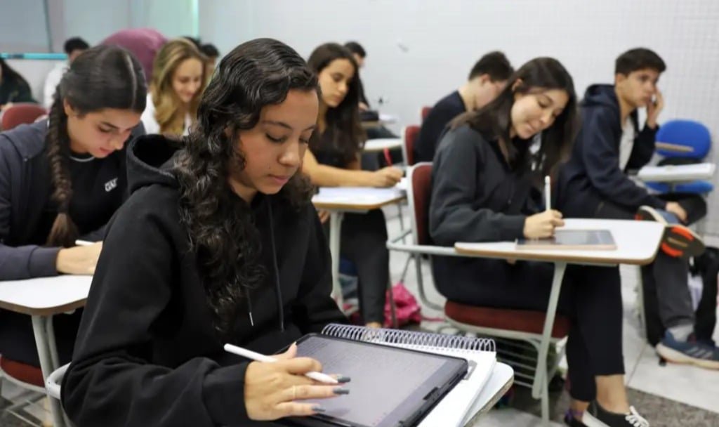 Câmara de Feira de Santana aprova uso da Bíblia como material de apoio em escolas