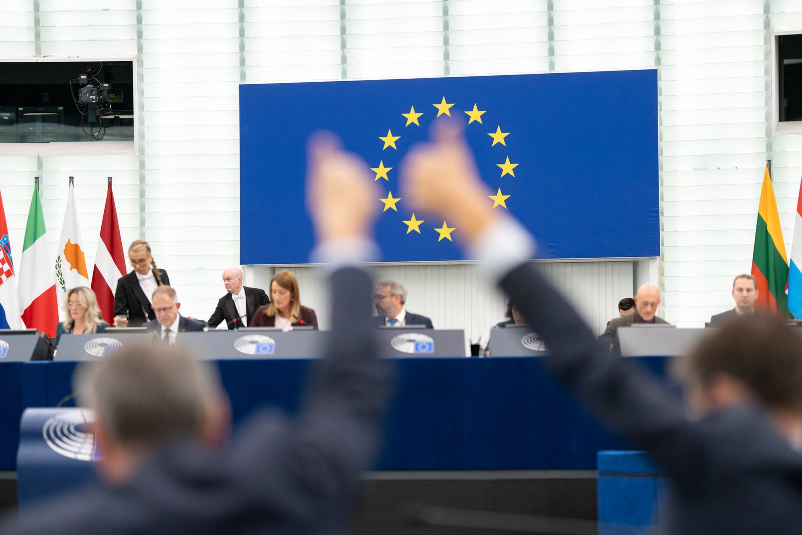 Parlamento Europeu aprova projeto que financia “turismo do aborto”