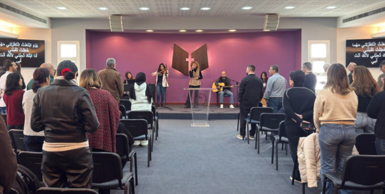 Seminário batista se torna abrigo para 180 pessoas durante conflito no Líbano