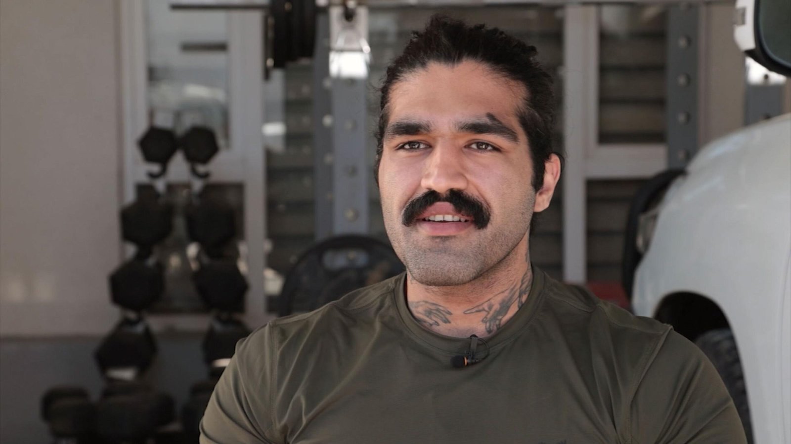 Após fugir do Irã devido à repressão, cristão se batiza em igreja doméstica no Iraque