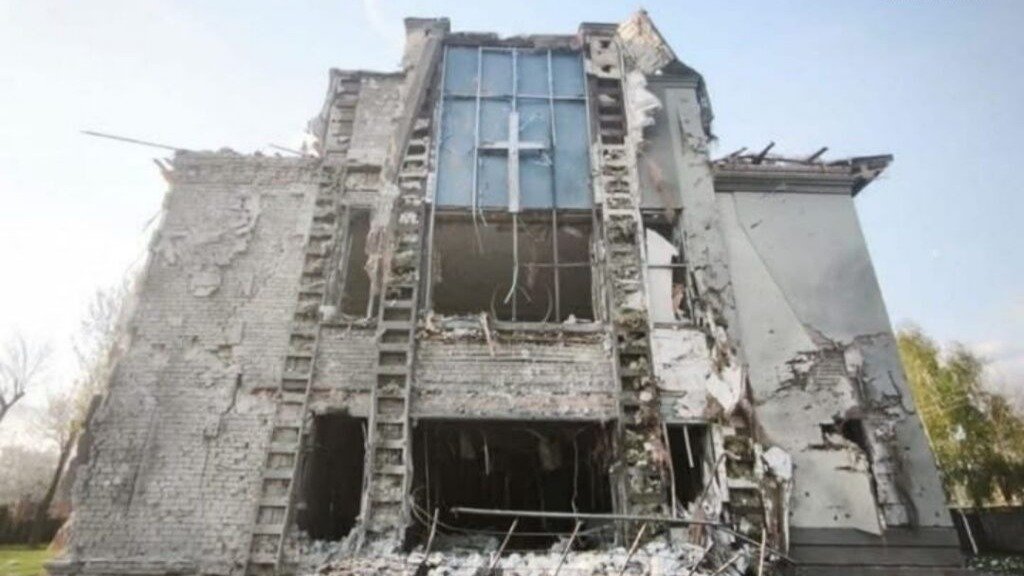 Pastor é morto em bombardeio contra igreja durante culto na Ucrânia